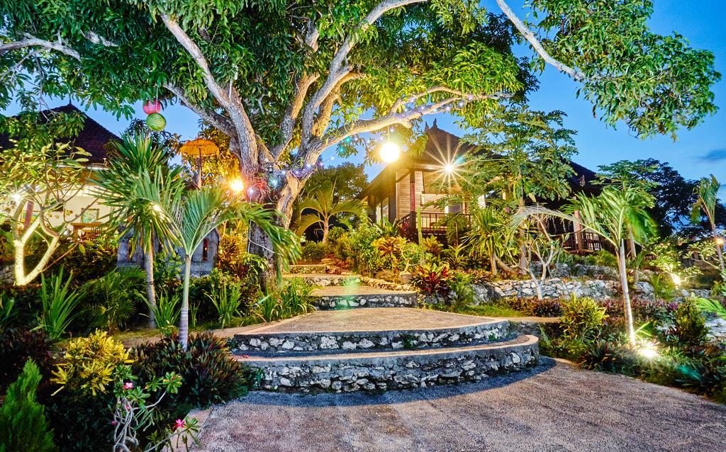 Sunrise Ocean Hut'S Lembongan Hotel Exterior photo