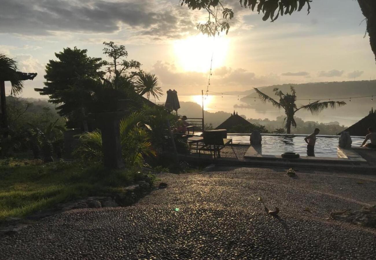 Sunrise Ocean Hut'S Lembongan Hotel Exterior photo